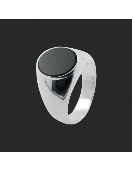 An oval c/piedra negra agata