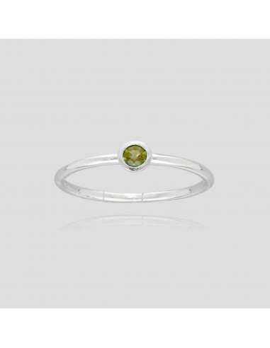 An solitario c/peridoto de 3mm...