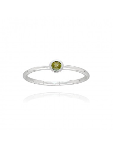 An solitario c/peridoto de 3mm...