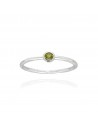 An solitario c/peridoto de 3mm  engarse ingles