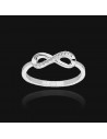 An.infinito con piedras en el cruze
