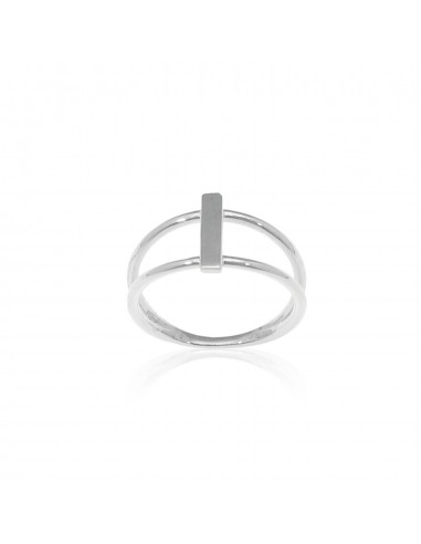 An. minimalista con barra vertical