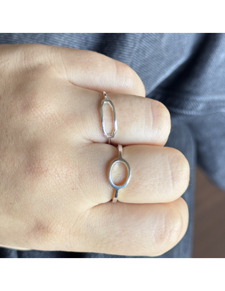 An. minimalista oval calado