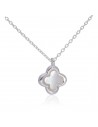 Conj. Con dije chico tipo flor Van Cleef c/ nacar