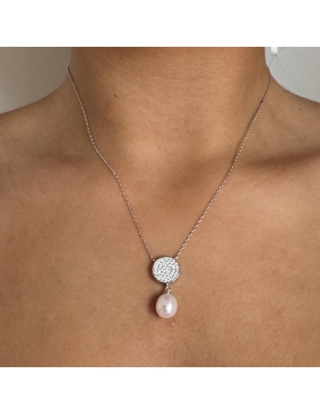 Collar perla  de rio de  8 mmcolgando y circu. c/zc.