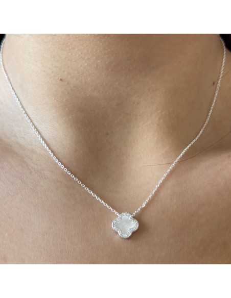 Conj. Con dije tipo flor Van Cleef c/zc y nacar